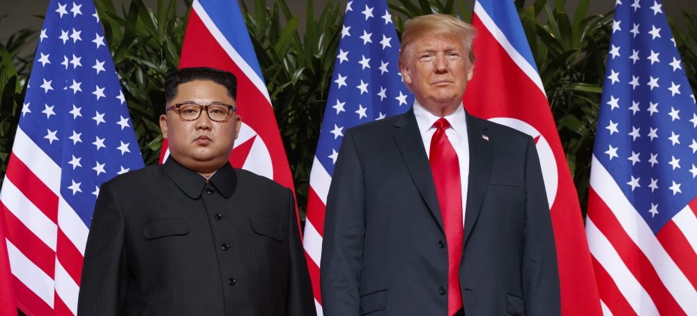 ТРАМП МУ НАРЕДИ НА ПЕНТАГОН ДА ГИ НАМАЛИ ЗАЕДНИЧКИТЕ ВОЕНИ ВЕЖБИ СО ЈУЖНА КОРЕЈА ОТИ ТОЈ ИМА ДОБАР ОДНОС СО КИМ