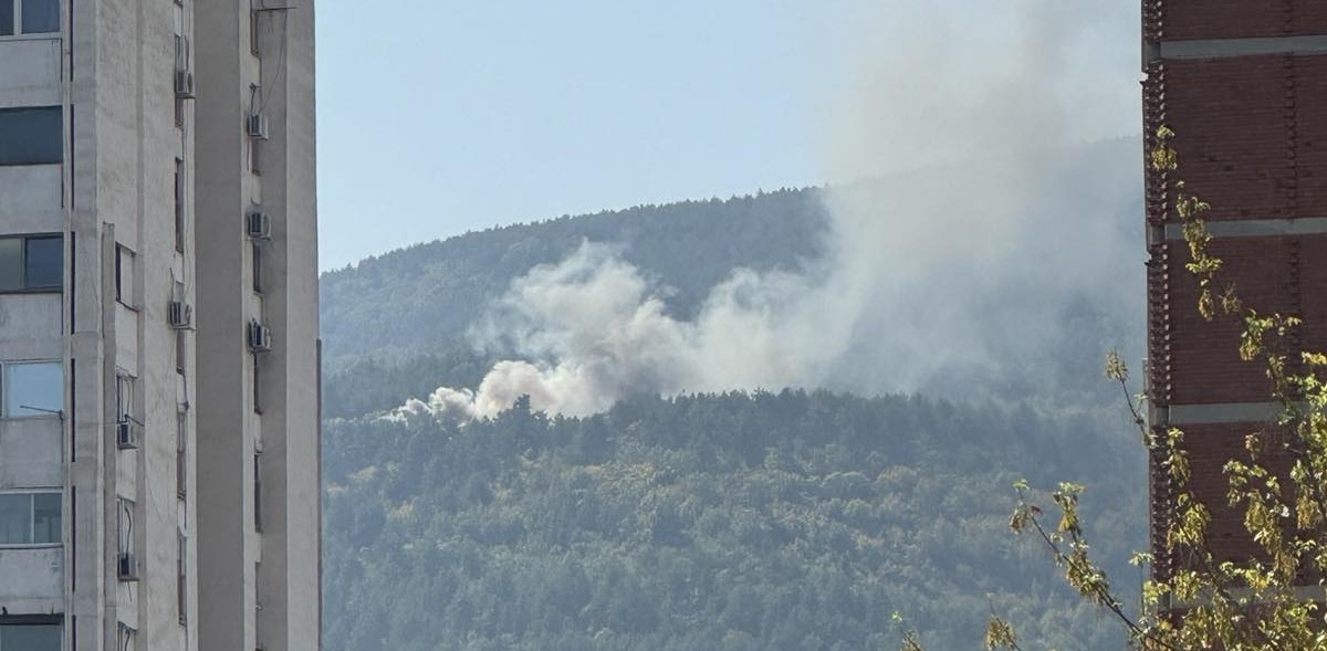 СЕ ЗАПАЛИ ДВОКАТЕН АВТОБУС НА ЈСП „СКОПЈЕ“ НА ВОДНО, НЕМА ПОВРЕДЕНИ СЕ ЗАПАЛИ ДВОКАТЕН АВТОБУС НА ЈСП „СКОПЈЕ“ НА ВОДНО, НЕМА ПОВРЕДЕНИ