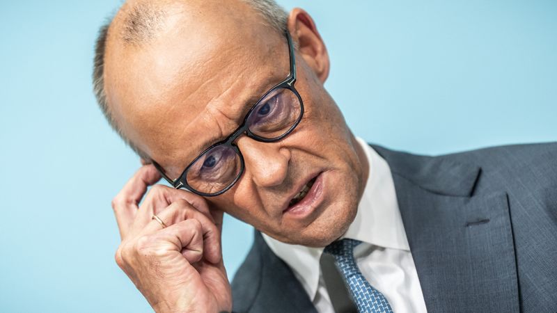 МЕРЦ ВЕТИ ДЕКА НЕМА ДА ПОДНЕСЕ ОСТАВКА ПО ПОБЕДАТА НА КРАЈНАТА ДЕСНИЦА НА ПОКРАИНСКИТЕ ИЗБОРИ МЕРЦ ВЕТИ ДЕКА НЕМА ДА ПОДНЕСЕ ОСТАВКА ПО ПОБЕДАТА НА КРАЈНАТА ДЕСНИЦА НА ПОКРАИНСКИТЕ ИЗБОРИ