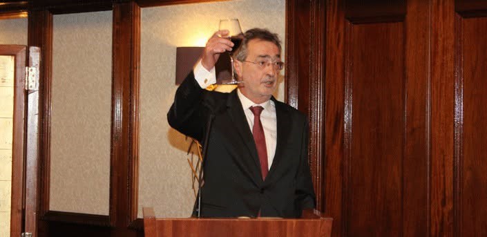 ПОЧИНА ПРОФЕСОРОТ И АМБАСАДОР ЈОВАН ДОНЕВ ПОЧИНА ПРОФЕСОРОТ И АМБАСАДОР ЈОВАН ДОНЕВ