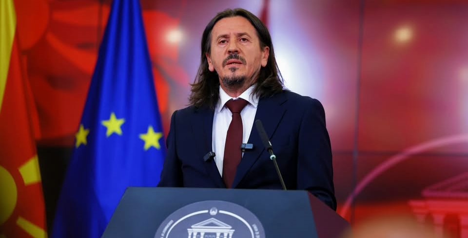 МАКЕДОНИУМОТ МОЖЕ ДА СЕ ИЗНАЈМУВА, НО НАДЛЕЖНИТЕ ДА ВНИМАВААТ ШТО ЌЕ СЕ ПРАВИ ВНАТРЕ, РЕЧЕ МИНИСТЕРОТ ЗА КУЛТУРА СУЛЕЈМАНИ ЗА СНИМАЊЕТО НА СПОТОТ НА РАПЕРОТ ДОН ЏОНИ МАКЕДОНИУМОТ МОЖЕ ДА СЕ ИЗНАЈМУВА, НО НАДЛЕЖНИТЕ ДА ВНИМАВААТ ШТО ЌЕ СЕ ПРАВИ ВНАТРЕ, РЕЧЕ МИНИСТЕРОТ ЗА КУЛТУРА СУЛЕЈМАНИ ЗА СНИМАЊЕТО НА СПОТОТ НА РАПЕРОТ ДОН ЏОНИ