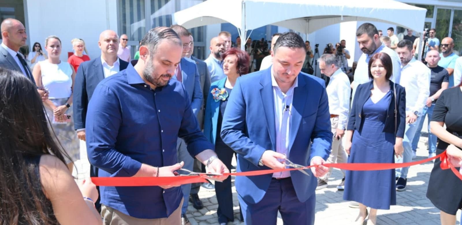 УШТЕ НЕ РАБОТИ БАЗЕНОТ ВО СКОПСКА КИСЕЛА ВОДА КОЈ ЛАНИ ВО ЈУЛИ СВЕЧЕНО ГО ОТВОРИЈА МИЦКОСКИ, ЃОРЃИЕВСКИ И РИСТОВСКИ