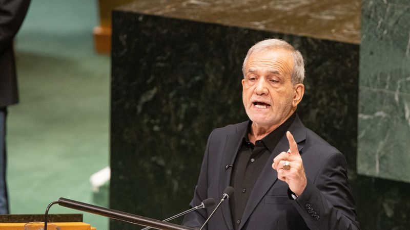 ИРАН НЕМА НИКОГАШ ДА ИМ СЕ ПОТЧИНИ НА САД, КАЖА ПРЕТСЕДАТЕЛОТ ПЕЗЕШКИЈАН ОТКАКО ТРАМП СЕ ЗАКАНИ СО НЕГОВО УНИШТУВАЊЕ ИРАН НЕМА НИКОГАШ ДА ИМ СЕ ПОТЧИНИ НА САД, КАЖА ПРЕТСЕДАТЕЛОТ ПЕЗЕШКИЈАН ОТКАКО ТРАМП СЕ ЗАКАНИ СО НЕГОВО УНИШТУВАЊЕ