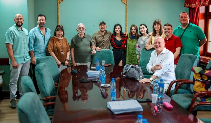 УНКОВСКИ ГИ ПОЧНА ПРОБИТЕ ЗА НОВАТА ПРЕТСТАВА НА МНТ, „ЦРНО ЗЛАТО“, ПО ТЕКСТ НА ДЕЈАН ДУКОВСКИ УНКОВСКИ ГИ ПОЧНА ПРОБИТЕ ЗА НОВАТА ПРЕТСТАВА НА МНТ, „ЦРНО ЗЛАТО“, ПО ТЕКСТ НА ДЕЈАН ДУКОВСКИ