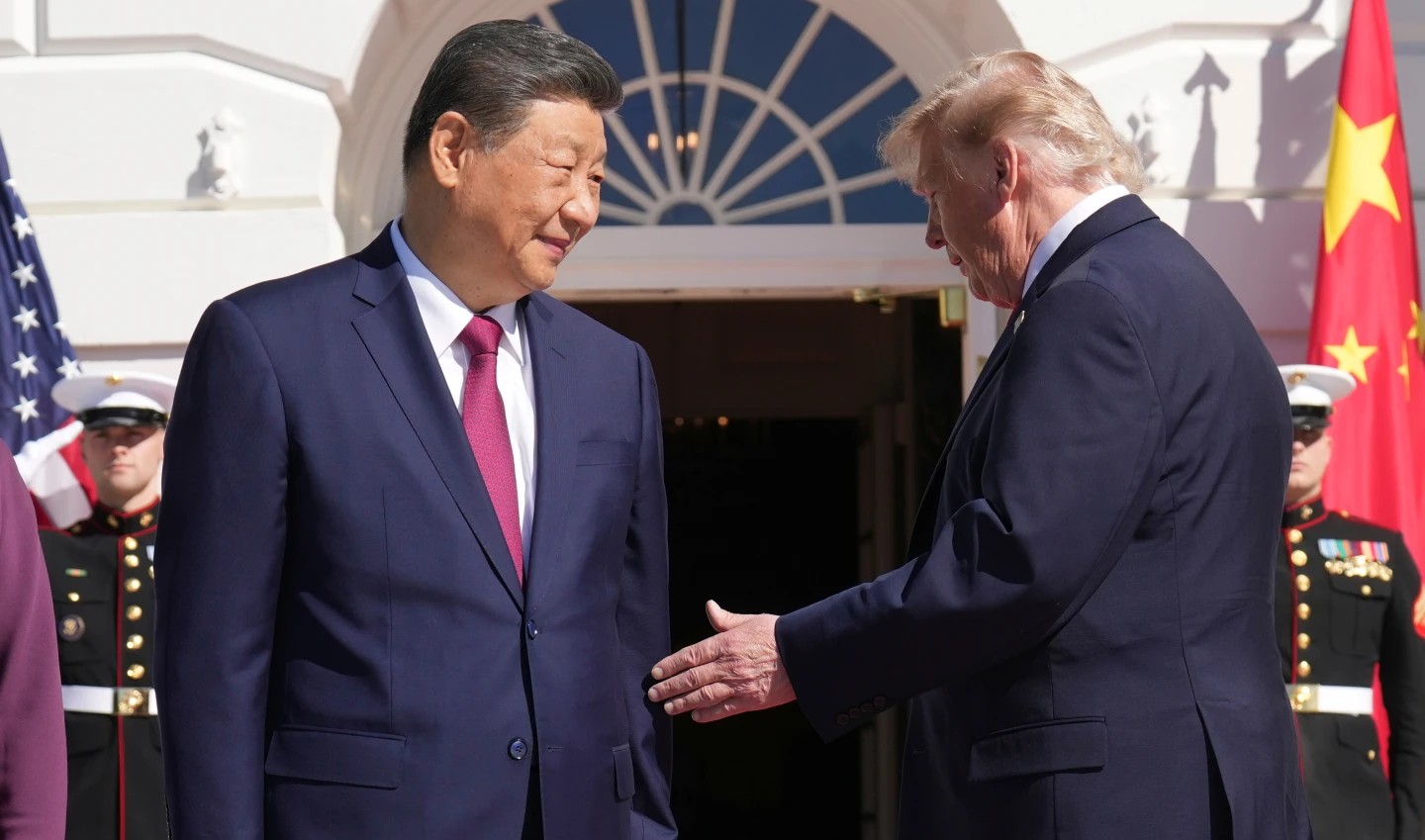 ТРАМП МУ ПОНУДИЛ ДА ШЈИ ДА Ѝ ПРОДАДЕ ОРУЖЈЕ НА КИНА, КАЖА АМБАСАДОРОТ НА САД ВО ПЕКИНГ ТРАМП МУ ПОНУДИЛ ДА ШЈИ ДА Ѝ ПРОДАДЕ ОРУЖЈЕ НА КИНА, КАЖА АМБАСАДОРОТ НА САД ВО ПЕКИНГ