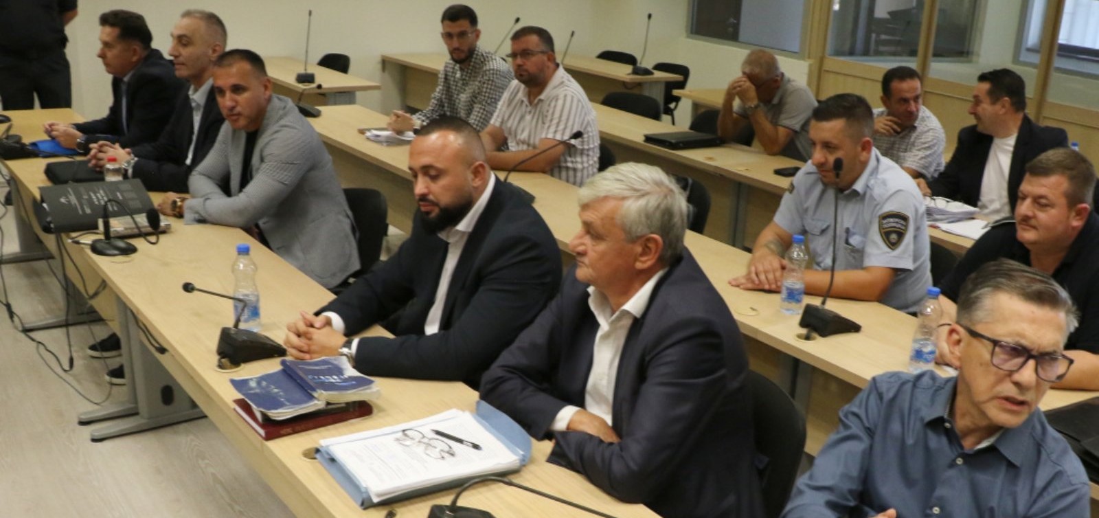 ЧЛЕНОВИТЕ НА НАДЗОРНИОТ ОДБОР НА ДРЖАВНА ЛОТАРИЈА ДАЛЕ ИЗЈАВИ ПОД ЗАКЛЕТВА КАКО СВЕДОЦИ И БЕЗ АДВОКАТИ, ПА ЗА ТИЕ ИСКАЗИ ПОДОЦНА СЕ ОБВИНЕТИ, АДВОКАТИТЕ РЕАГИРААТ ЗА КРШЕЊЕ НА УСТАВОТ