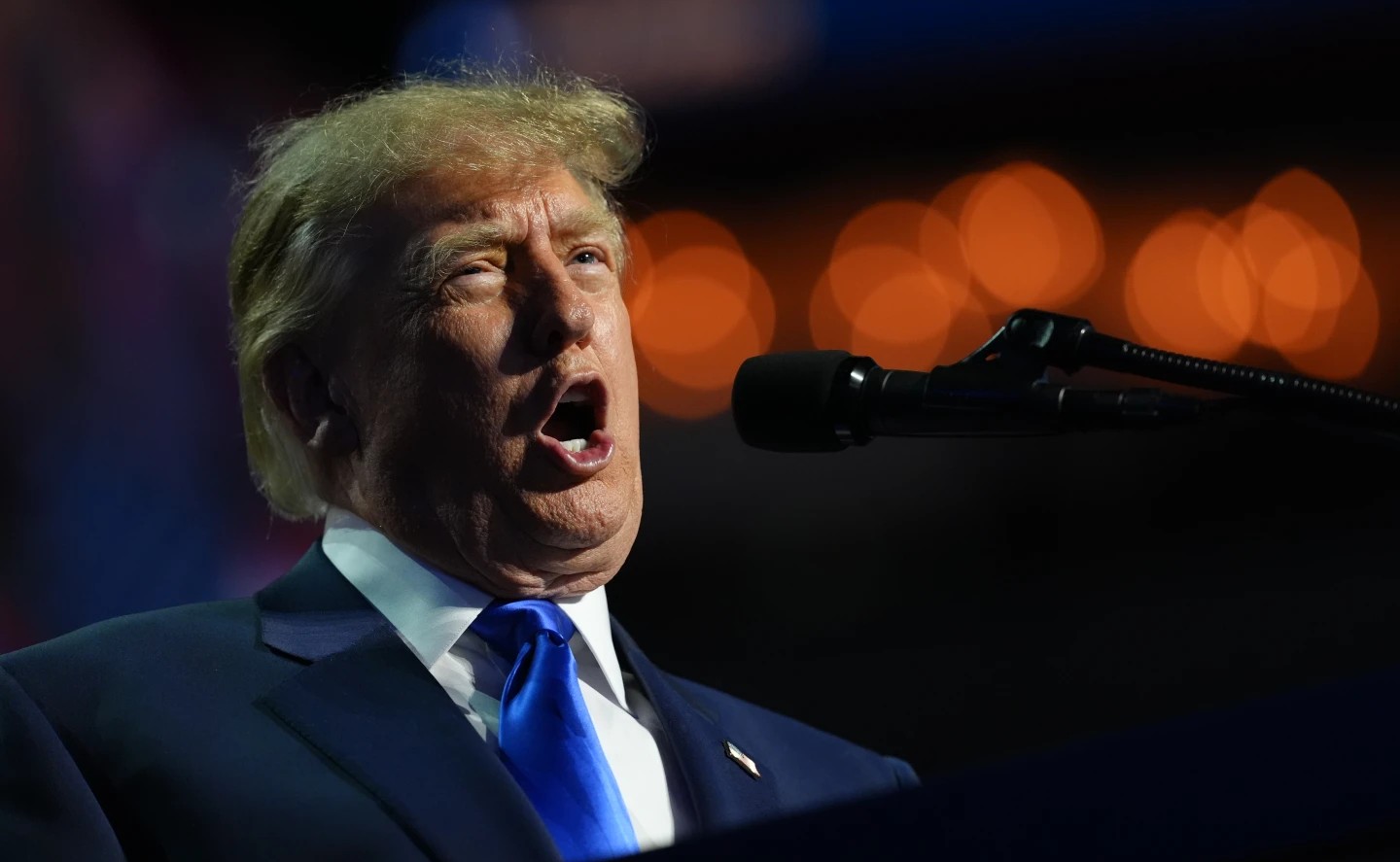 ТРАМП ИМ ВЕТИ ПО 5.000 ДОЛАРИ НА СИТЕ ВОЗРАСНИ АМЕРИКАНЦИ АКО РЕПУБЛИКАНЦИТЕ ПОБЕДАТ НА ИЗБОРИТЕ ВО НОЕМВРИ ТРАМП ИМ ВЕТИ ПО 5.000 ДОЛАРИ НА СИТЕ ВОЗРАСНИ АМЕРИКАНЦИ АКО РЕПУБЛИКАНЦИТЕ ПОБЕДАТ НА ИЗБОРИТЕ ВО НОЕМВРИ