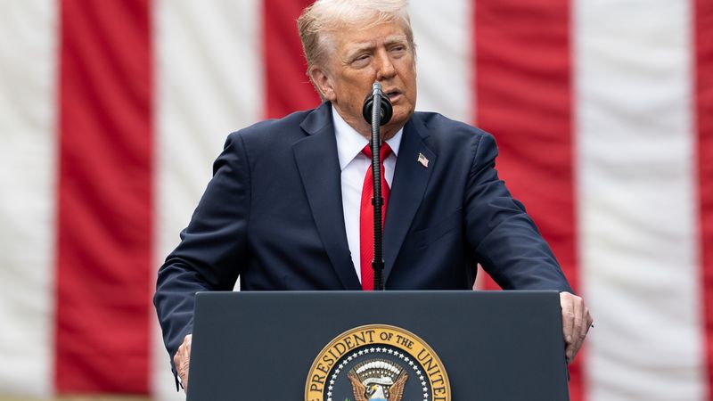 БЕЛАТА КУЌА ОТВОРИ „ТРАМП ТВ“ ПО СПОРОТ СО МЕДИУМИТЕ БЕЛАТА КУЌА ОТВОРИ „ТРАМП ТВ“ ПО СПОРОТ СО МЕДИУМИТЕ