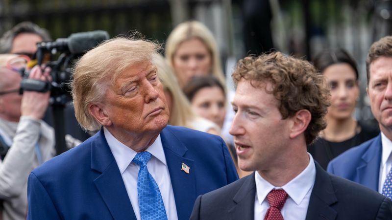 ТРАМП И НАЈГОЛЕМИТЕ ТЕХНОЛОШКИ КОМПАНИИ ПОТПИШАА БЕЗБЕДНОСЕН ПАКТ ЗА ВЕШТАЧКА ИНТЕЛИГЕНЦИЈА