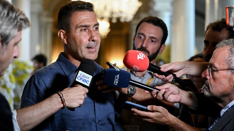 СЕМЕЈСТВОТО НА ПАВАРОТИ ЈА ОСУДИ УПОТРЕБАТА НА НЕГОВИОТ ГЛАС ВО ВИДЕО НА ЕКСТРЕМНИОТ ДЕСНИЧАР ВАНАЧИ СЕМЕЈСТВОТО НА ПАВАРОТИ ЈА ОСУДИ УПОТРЕБАТА НА НЕГОВИОТ ГЛАС ВО ВИДЕО НА ЕКСТРЕМНИОТ ДЕСНИЧАР ВАНАЧИ