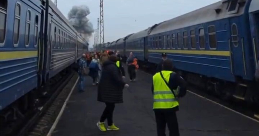 РУСКИ ДРОН ПОГОДИ УКРАИНСКИ ПАТНИЧКИ ВОЗ НА ДВА КИЛОМЕТРИ ОД ПОЛСКАТА ГРАНИЦА РУСКИ ДРОН ПОГОДИ УКРАИНСКИ ПАТНИЧКИ ВОЗ НА ДВА КИЛОМЕТРИ ОД ПОЛСКАТА ГРАНИЦА
