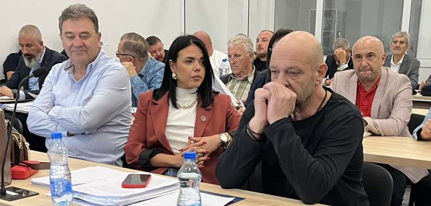 ДА НЕ МУ СЕ ДОЗВОЛИ НА ГАЗДАТА НА „ПУЛС“ ДЕЈАН ЈОВАНОВ ДА ИЗЛЕЗЕ ОД ПРИТВОР НА 3 ОКТОМВРИ, БАРА ОБВИНИТЕЛСТВОТО ЗА ГОНЕЊЕ ОРГАНИЗИРАН КРИМИНАЛ КОЕ ПОБАРА И НОВ ПРИТВОР ЗА ДАВАЊЕ ПОТКУП ВО МИНИСТЕРСТВОТО ЗА ЕКОНОМИЈА