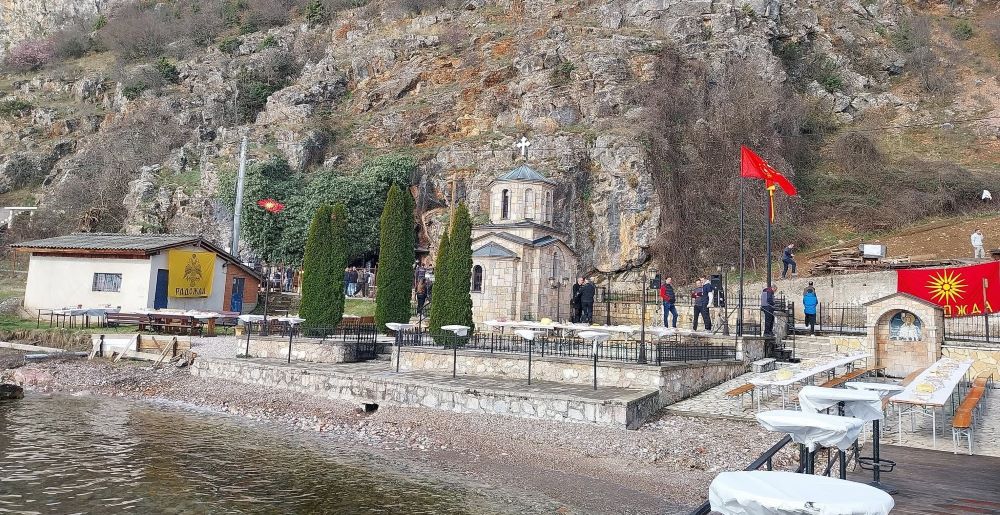 СТРУШКОТО СЕЛО РАДОЖДА ПОВЕЌЕ ОД ЕДЕН МЕСЕЦ НЕМА ЈАВЕН ПРЕВОЗ, ОПШТИНАТА БАРА НОВ ПРЕВОЗНИК СТРУШКОТО СЕЛО РАДОЖДА ПОВЕЌЕ ОД ЕДЕН МЕСЕЦ НЕМА ЈАВЕН ПРЕВОЗ, ОПШТИНАТА БАРА НОВ ПРЕВОЗНИК