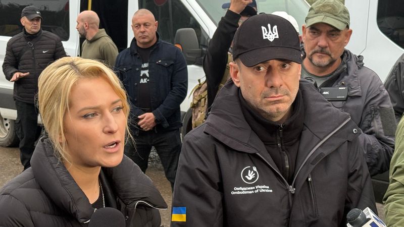 СТОТИЦИ ЖИТЕЛИ ЗАМИНАА, СТОТИЦИ ОДЛУЧИЛЕ ДА ОСТАНАТ ВО ОКУПИРАНИОТ УКРАИНСКИ ГРАД ОЛЕШКИ ПО ПРЕКИНОТ НА ОГНОТ ДОГОВОРЕН ОД МЕЛАНИЈА ТРАМП СТОТИЦИ ЖИТЕЛИ ЗАМИНАА, СТОТИЦИ ОДЛУЧИЛЕ ДА ОСТАНАТ ВО ОКУПИРАНИОТ УКРАИНСКИ ГРАД ОЛЕШКИ ПО ПРЕКИНОТ НА ОГНОТ ДОГОВОРЕН ОД МЕЛАНИЈА ТРАМП