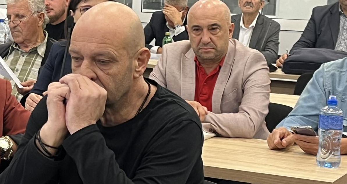 ГАЗДАТА НА ДИСКОТО „ПУЛС” ЈОВАНОВ ПОБАРАЛ ДА ИЗЛЕЗЕ ОД ПРИТВОР СО ШУПА, ПЛЕВНА И ДРУГИ ДИВОГРАДБИ КАКО ГАРАНЦИЈА ОД 200.000 ЕВРА, ОБВИНИТЕЛСТВОТО ГО ОДБИ ГАЗДАТА НА ДИСКОТО „ПУЛС” ЈОВАНОВ ПОБАРАЛ ДА ИЗЛЕЗЕ ОД ПРИТВОР СО ШУПА, ПЛЕВНА И ДРУГИ ДИВОГРАДБИ КАКО ГАРАНЦИЈА ОД 200.000 ЕВРА, ОБВИНИТЕЛСТВОТО ГО ОДБИ