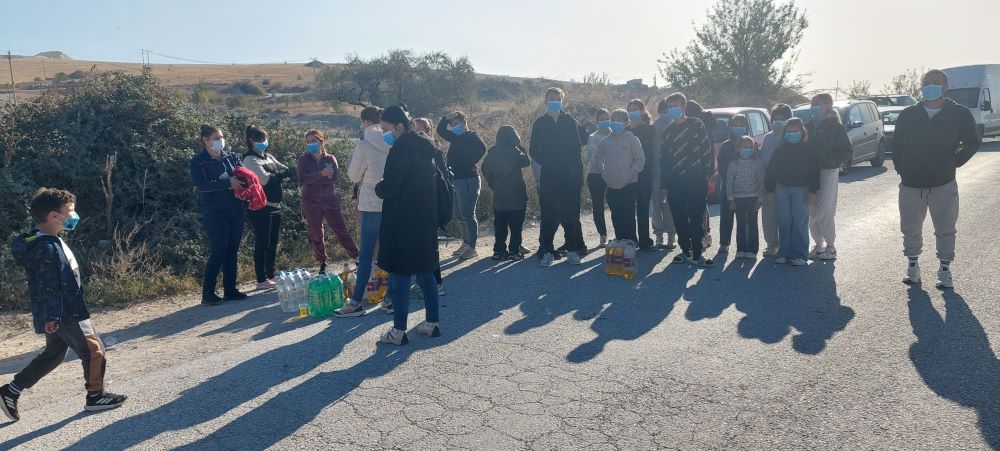 ЖИТЕЛИТЕ НА СЕЛАТА ПЧИЊА И СТУДЕНА БАРА ЈА БЛОКИРАА ДЕПОНИЈАТА „КРАСТА“ КОЈА ГОРИ ПОВЕЌЕ ОД ШЕСТ МЕСЕЦИ