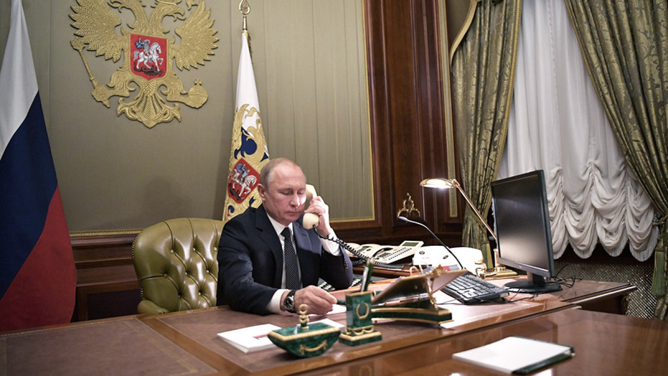 ЗЕЛЕНСКИ ГО ОСУДИ ДОГОВОРОТ НА ТРАМП СО КОЈ Ѝ ДОЗВОЛИ НА РУСИЈА ДА ИЗВЕЗУВА ДИЗЕЛ ЗЕЛЕНСКИ ГО ОСУДИ ДОГОВОРОТ НА ТРАМП СО КОЈ Ѝ ДОЗВОЛИ НА РУСИЈА ДА ИЗВЕЗУВА ДИЗЕЛ