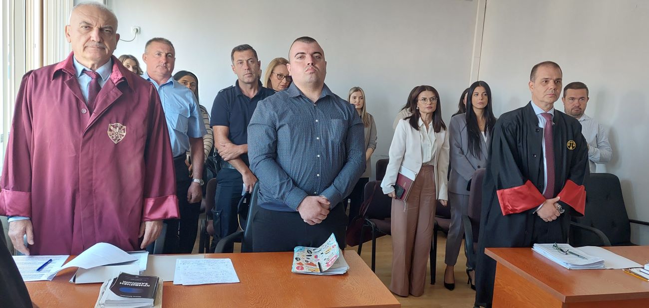 ОБВИНИТЕЛСТВОТО ПОБАРА ДОЖИВОТЕН ЗАТВОР ЗА СЕРИСКИОТ УБИEЦ ВО СТАРО НАГОРИЧАНЕ ОБВИНИТЕЛСТВОТО ПОБАРА ДОЖИВОТЕН ЗАТВОР ЗА СЕРИСКИОТ УБИEЦ ВО СТАРО НАГОРИЧАНЕ