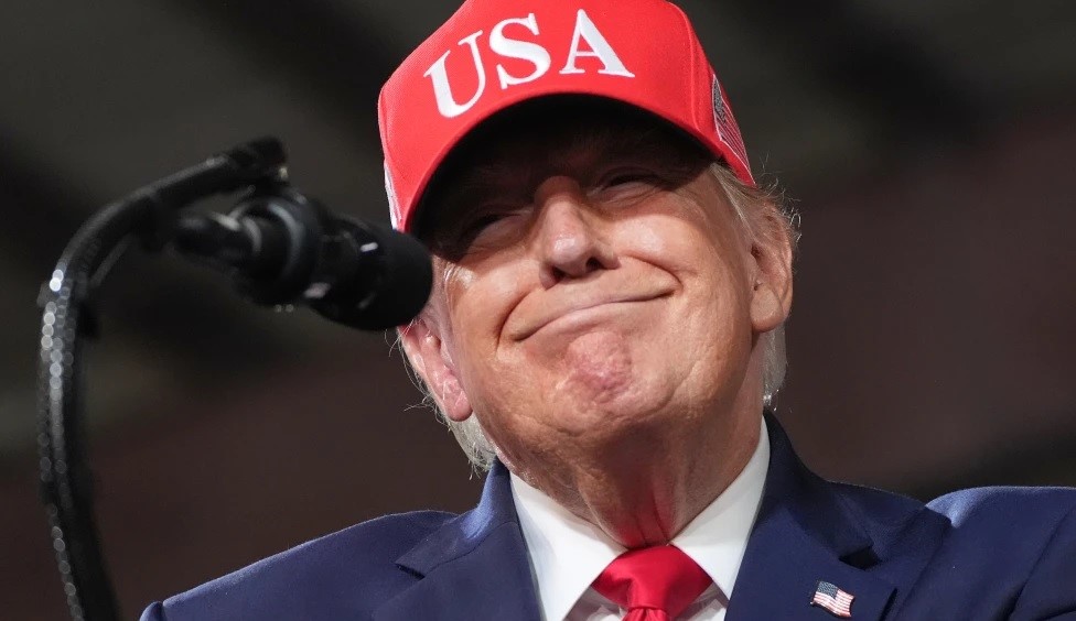 ОД „ГУГЛ“ ОДБИЈА ДА СЕ ПРЕИМЕНУВА ОКЕАН СПОРЕД МОЕТО ИМЕ, РЕЧЕ ТРАМП НА ИЗБОРЕН МИТИНГ